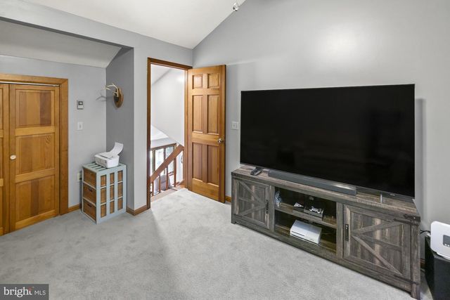 8 HILL DR, East Berlin, PA 17316