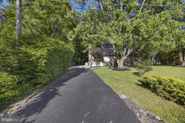 8 HILL DR, East Berlin, PA 17316