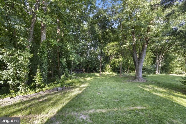 8 HILL DR, East Berlin, PA 17316
