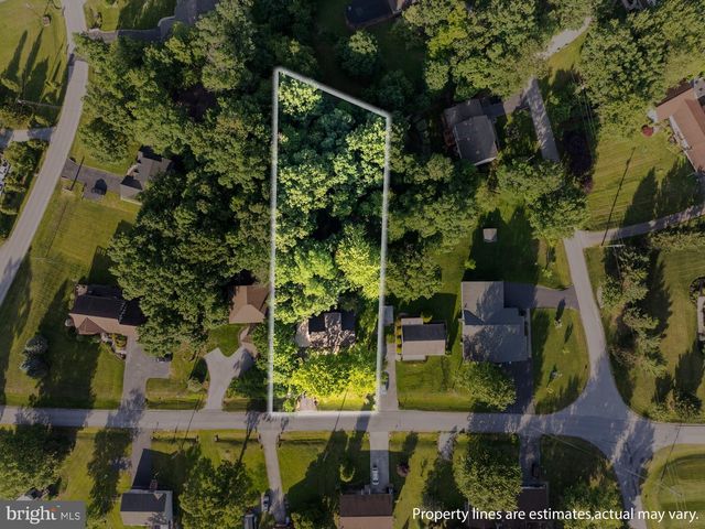 8 HILL DR, East Berlin, PA 17316