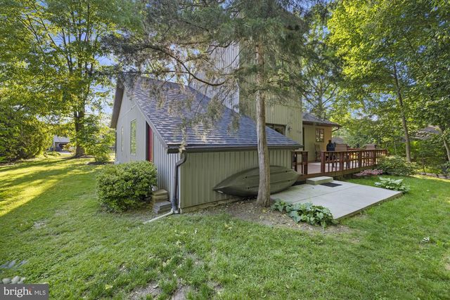 8 HILL DR, East Berlin, PA 17316