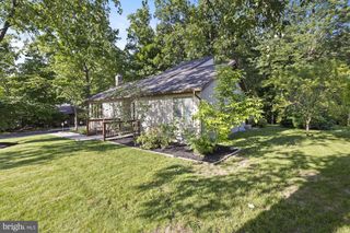 8 HILL DR, East Berlin, PA 17316