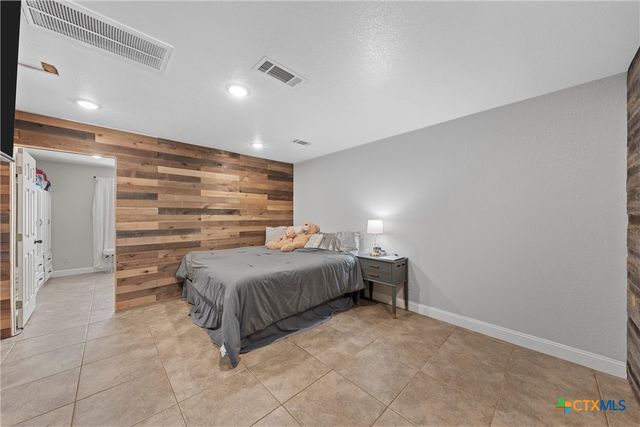 206 Navajo Trail, Gatesville, TX 76528