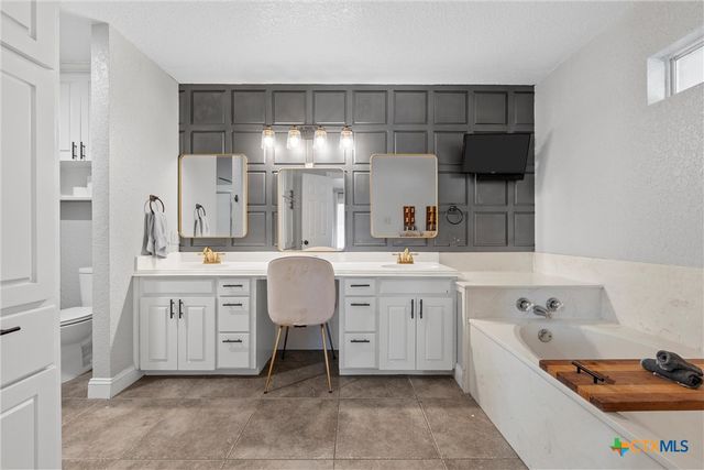 206 Navajo Trail, Gatesville, TX 76528