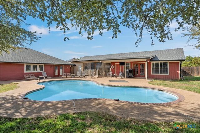 206 Navajo Trail, Gatesville, TX 76528