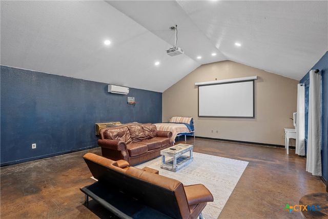 206 Navajo Trail, Gatesville, TX 76528