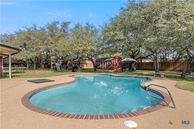 206 Navajo Trail, Gatesville, TX 76528