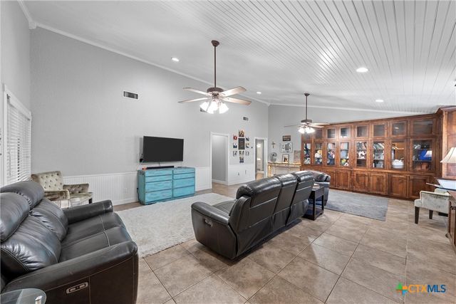 206 Navajo Trail, Gatesville, TX 76528