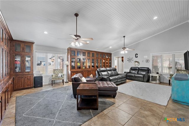 206 Navajo Trail, Gatesville, TX 76528