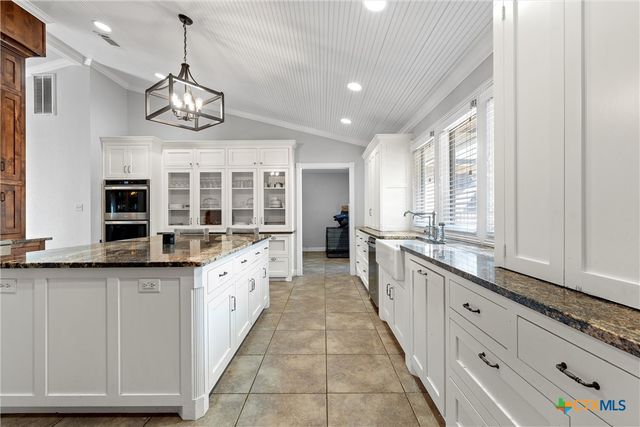 206 Navajo Trail, Gatesville, TX 76528