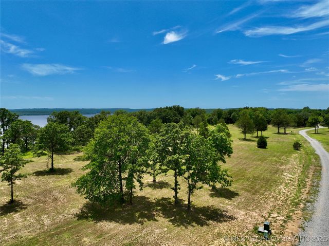 9 Kathy Lane, Eufaula, OK 74432