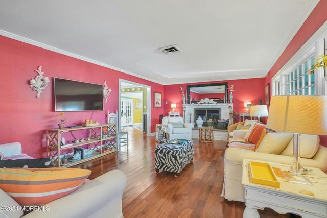 919 N Ocean Avenue, Mantoloking, NJ 08738