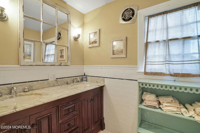 919 N Ocean Avenue, Mantoloking, NJ 08738