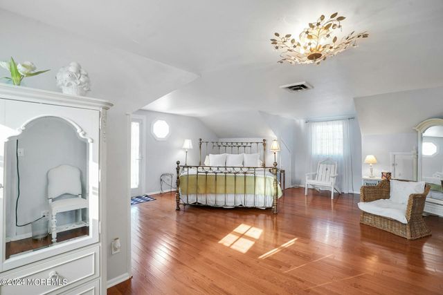 919 N Ocean Avenue, Mantoloking, NJ 08738