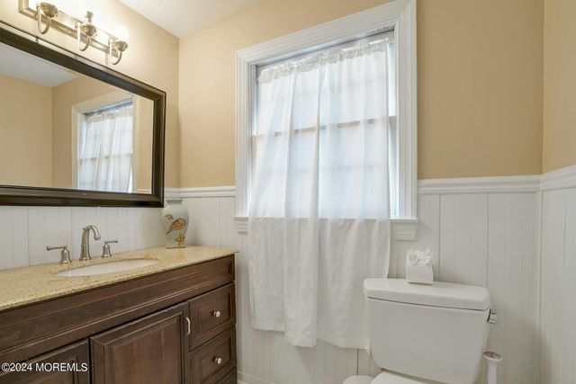 919 N Ocean Avenue, Mantoloking, NJ 08738