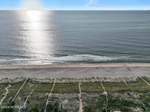 919 N Ocean Avenue, Mantoloking, NJ 08738