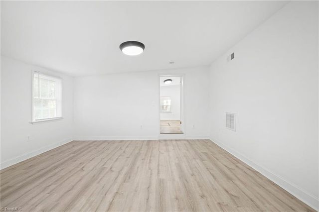 108 Wintergreen Road, Winston-salem, NC 27107