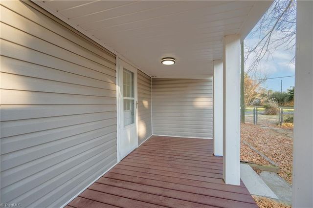 108 Wintergreen Road, Winston-salem, NC 27107