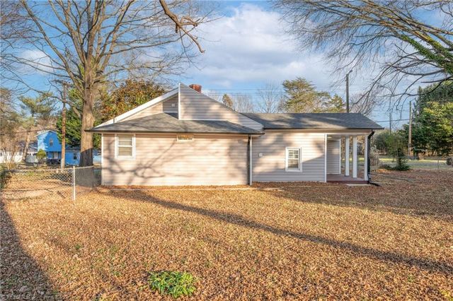 108 Wintergreen Road, Winston-salem, NC 27107