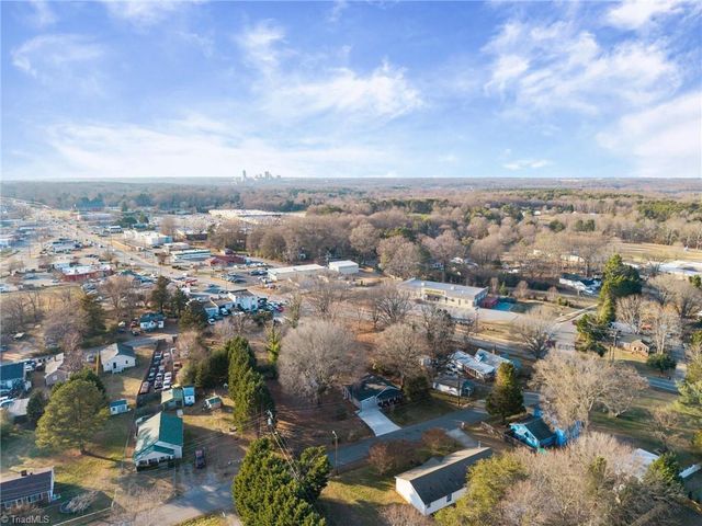 108 Wintergreen Road, Winston-salem, NC 27107