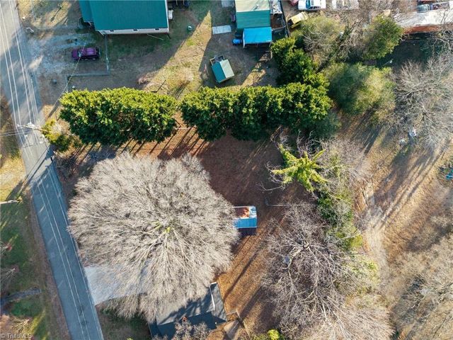 108 Wintergreen Road, Winston-salem, NC 27107