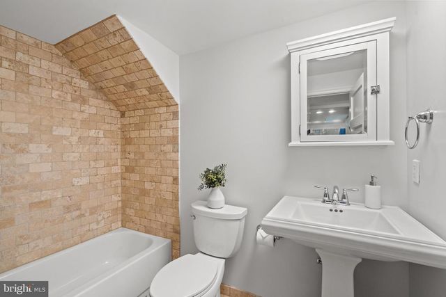 1426 MASSACHUSETTS AVE SE, Washington, DC 20003