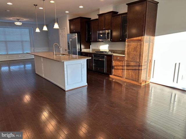 9075 ALEXANDER WAY, Manassas Park, VA 20111