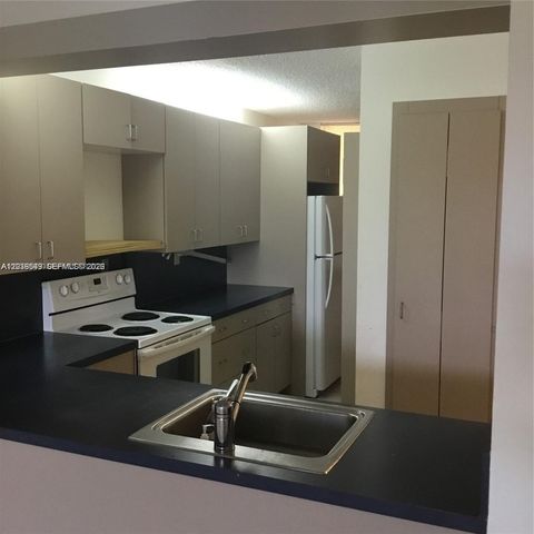 6800 Cypress Rd 411, Plantation, FL 33317