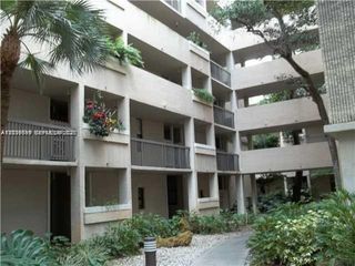 6800 Cypress Rd 411, Plantation, FL 33317