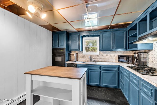 6 New Brunswick Avenue, Matawan, NJ 07747