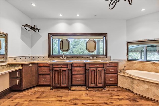 15805 Buddy Ave, Volente, TX 78641