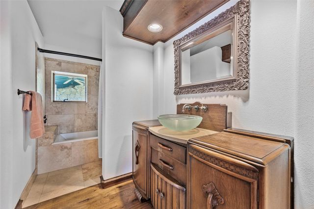 15805 Buddy Ave, Volente, TX 78641