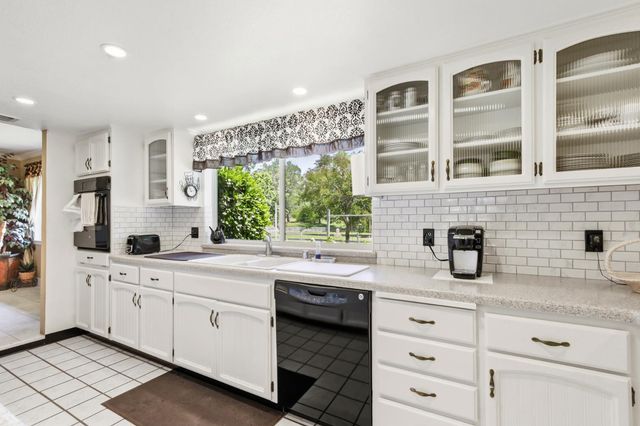 3095 Edgewood Ln, Newcastle, CA 95658