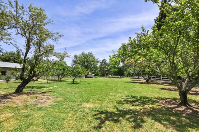 3095 Edgewood Ln, Newcastle, CA 95658