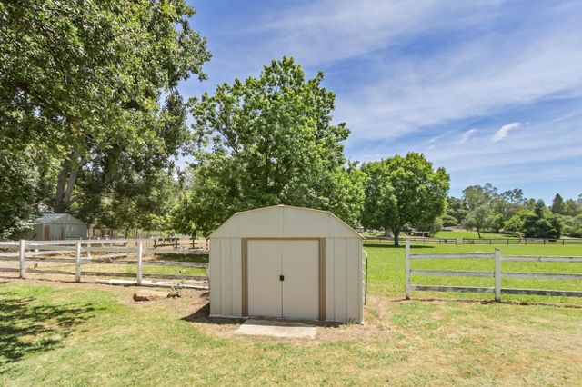 3095 Edgewood Ln, Newcastle, CA 95658