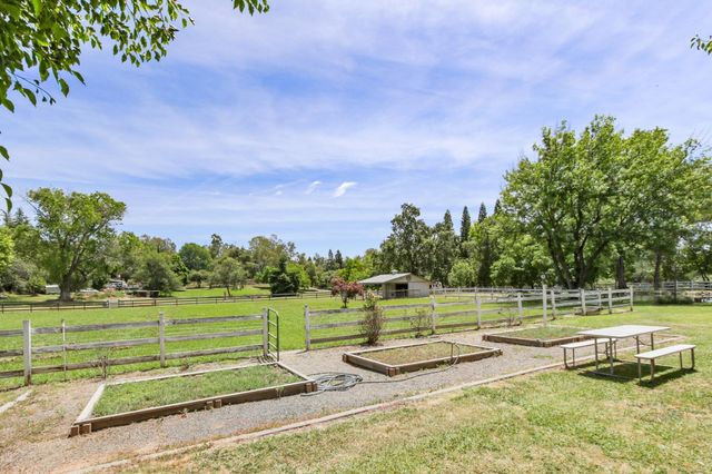 3095 Edgewood Ln, Newcastle, CA 95658
