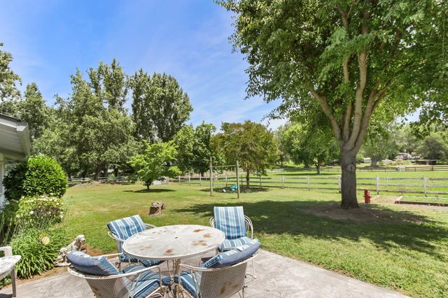 3095 Edgewood Ln, Newcastle, CA 95658