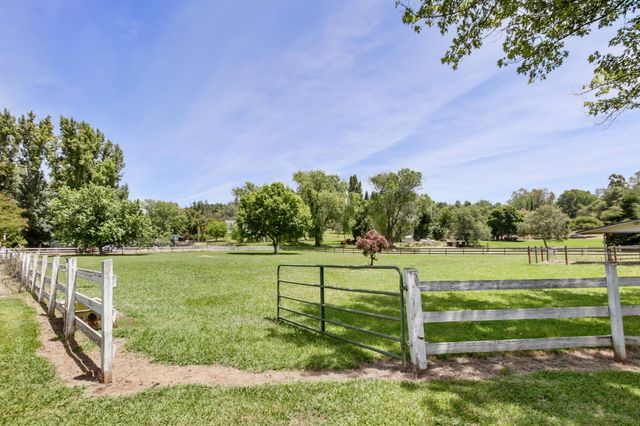 3095 Edgewood Ln, Newcastle, CA 95658