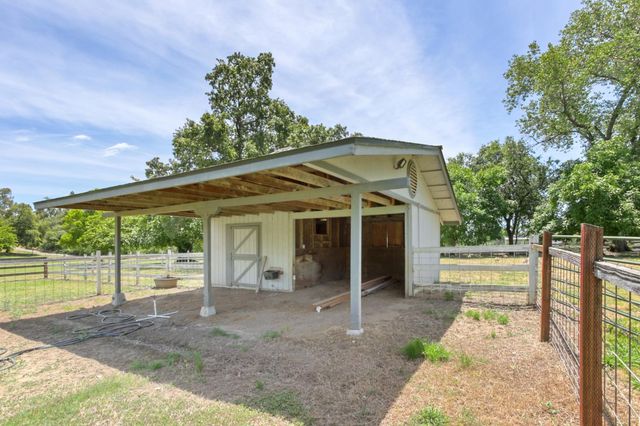 3095 Edgewood Ln, Newcastle, CA 95658
