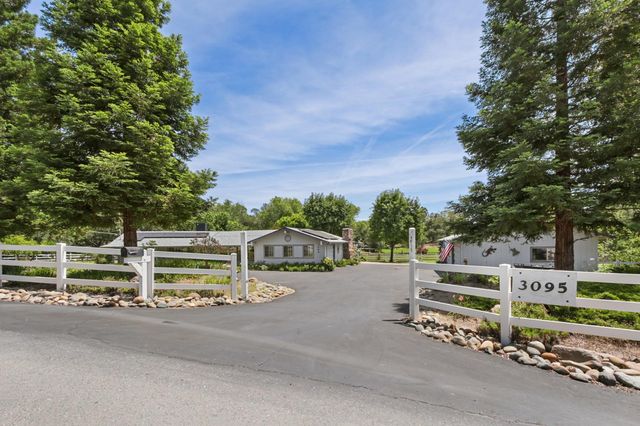 3095 Edgewood Ln, Newcastle, CA 95658