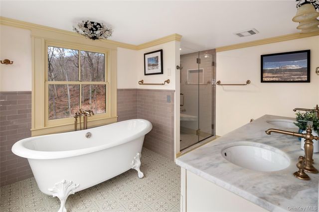 1355 Journeys End Road, Croton-on-hudson, NY 10520