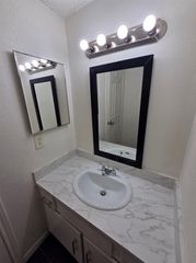 1516 Bay Area Boulevard B2, Houston, TX 77058