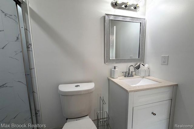 28521 Sutherland Street, Southfield, MI 48076