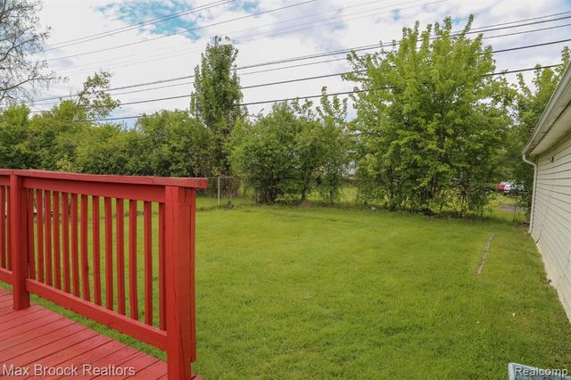 28521 Sutherland Street, Southfield, MI 48076