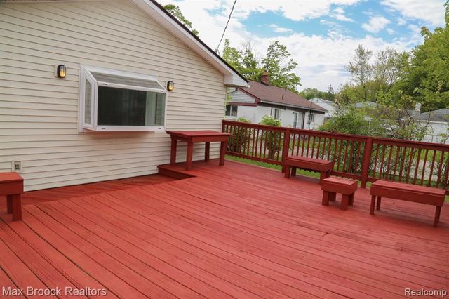 28521 Sutherland Street, Southfield, MI 48076