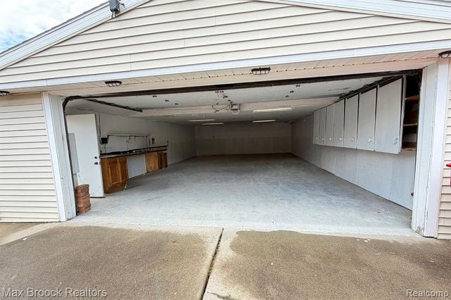 28521 Sutherland Street, Southfield, MI 48076