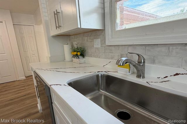 28521 Sutherland Street, Southfield, MI 48076