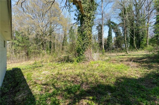 665 S Eugenia NW Place, Atlanta, GA 30318