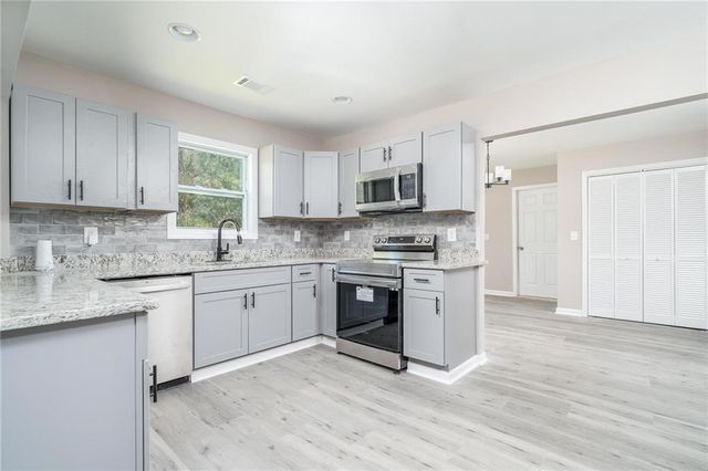 665 S Eugenia NW Place, Atlanta, GA 30318