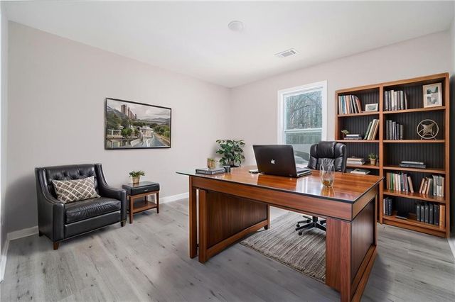 665 S Eugenia NW Place, Atlanta, GA 30318